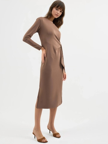 Hiccup Jurk in Beige