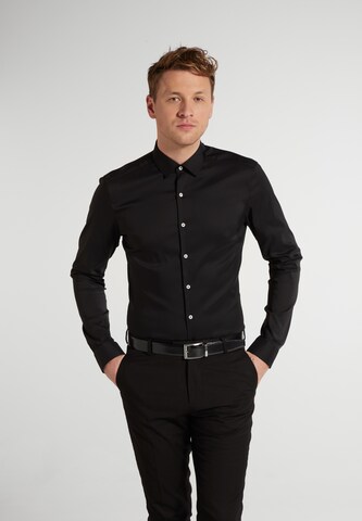 Coupe slim Chemise business ETERNA en noir : devant