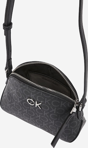 Calvin Klein Umhängetasche in Schwarz