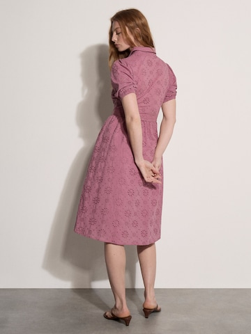 Apricot Kleid in Rot