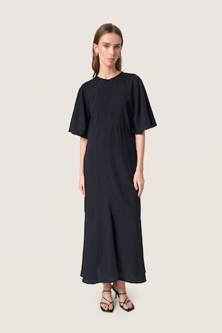 SOAKED IN LUXURY Kjole 'Emmy' i sort: forside