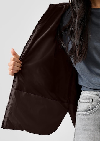 QS Between-Season Jacket in Brown: front