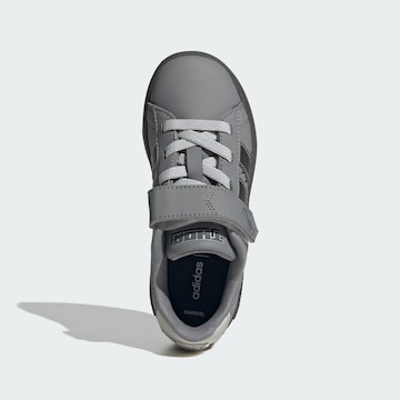 Sneaker 'Marvel Avengers Grand Court' di ADIDAS SPORTSWEAR in grigio