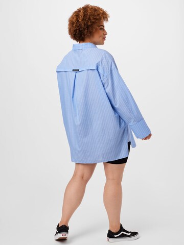 Abito camicia di Public Desire Curve in blu