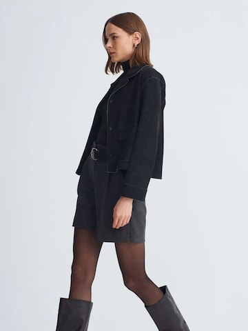 Dilvin Wide Leg Shorts in Grau
