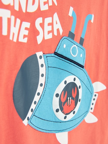 Tricou de la Cool Club pe roșu
