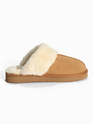 Minnetonka Instappers 'Chesney' in Bruin