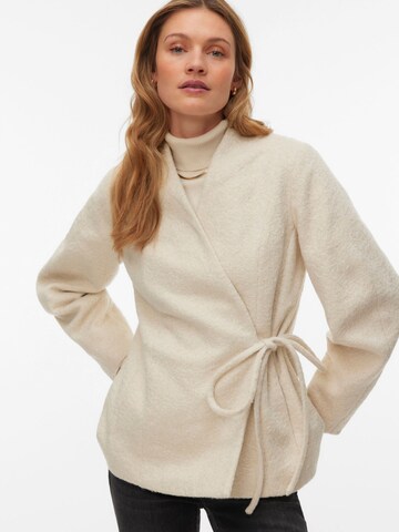 Veste mi-saison 'VMLoretta' VERO MODA en beige : devant