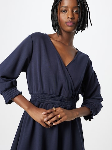 Robe 'Tania' ABOUT YOU en bleu