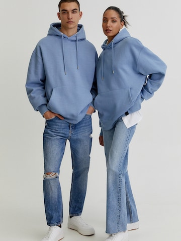 Pull&Bear Sweatshirt in Blauw: voorkant