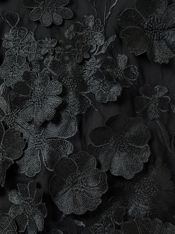 YAS - Camiseta 'YASFLOWERING' en negro