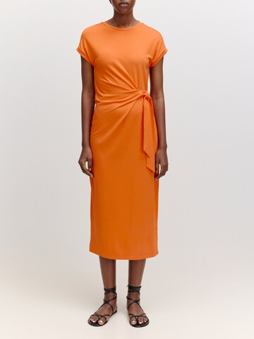 EDITED Sukienka 'Milla' w kolorze pomarańczowy: przód