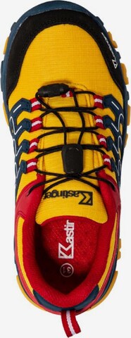 Chaussures basses 'Farrer II' Kastinger en jaune