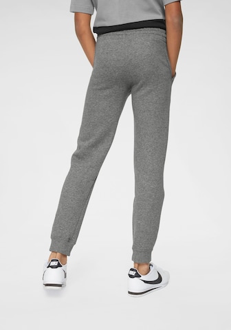 Nike Sportswear Avsmalnet Bukse i grå