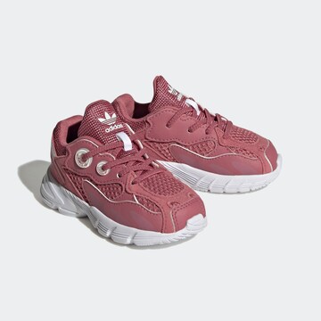 ADIDAS ORIGINALS Sneakers 'Astir' in Roze