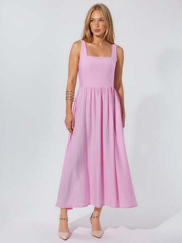 Robe Busem en rose