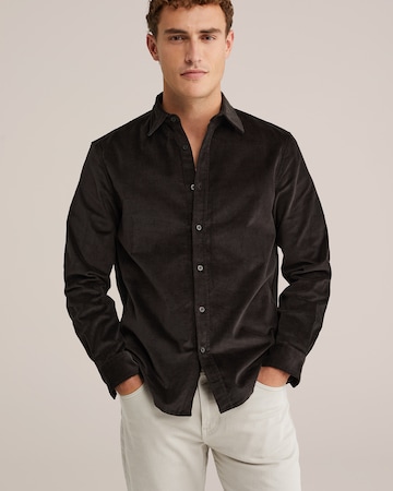 Regular fit Camicia di WE Fashion in marrone: frontale