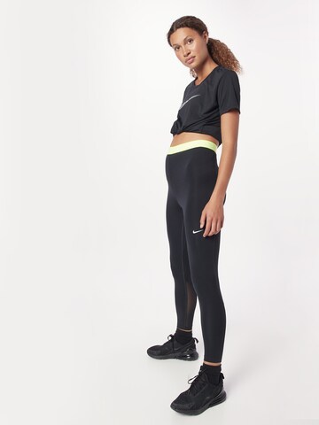 NIKE Skinny Sporthose in Schwarz