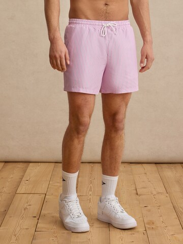 Pantaloncini da bagno 'Juri' di DAN FOX APPAREL in rosa: frontale