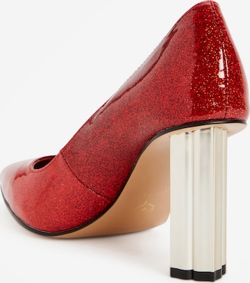 Katy Perry أحذية بكعب عالٍ بلون أحمر
