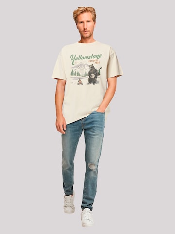 T-Shirt 'US National Parks Yellowstone Bear Playing Banjo' F4NT4STIC en beige