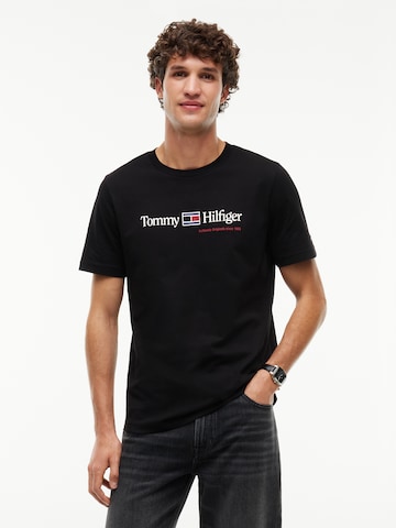 TOMMY HILFIGER Тениска 'Brand Love' в черно: отпред