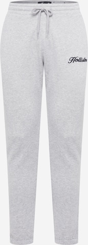 HOLLISTER Tapered Broek in Grijs: voorkant