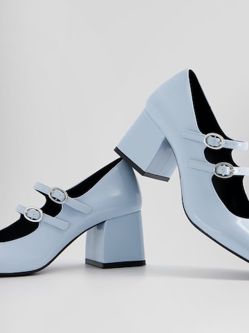 Bershka Дамски обувки на ток с отворена пета в синьо