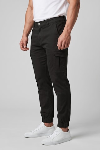 Men Plus Regular Cargo trousers in Black