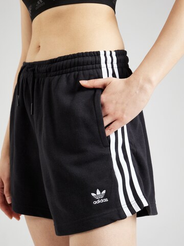 ADIDAS ORIGINALS Ohlapna forma Hlače | črna barva