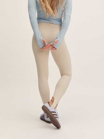 Tatiana Zidekova - Skinny Pantalón en beige