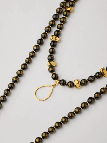Collana 'Golden Disc Black Beaded Necklace' di THE GEM STORIES JEWELRY in nero