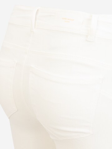 Vero Moda Petite Skinny Jeans 'HOT SEVEN' in White