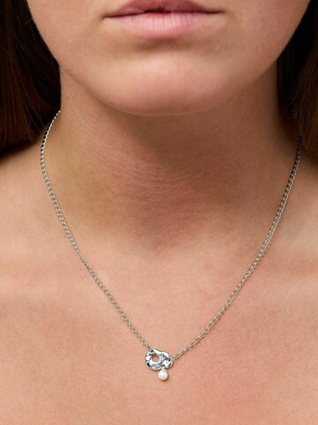 Jane Kønig Kæde 'Space' i sølv: forside