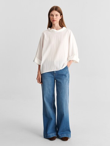 TATUUM - Blusa en blanco