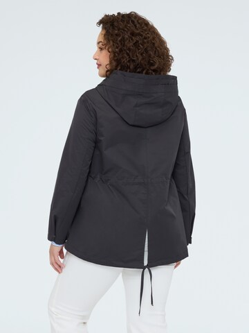 Fiorella Rubino Wintermantel in Zwart