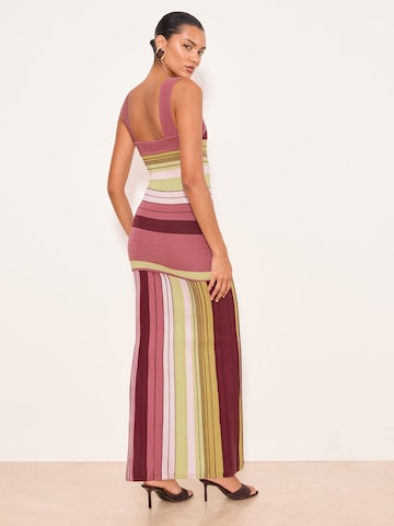 Robes en maille Lipsy en rose