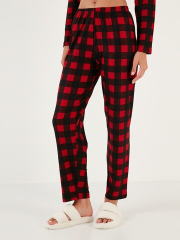 LELA Pyjama in Rot