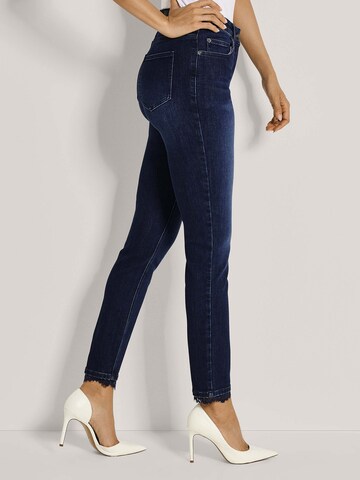 MADELEINE Slimfit Jeans in Blau