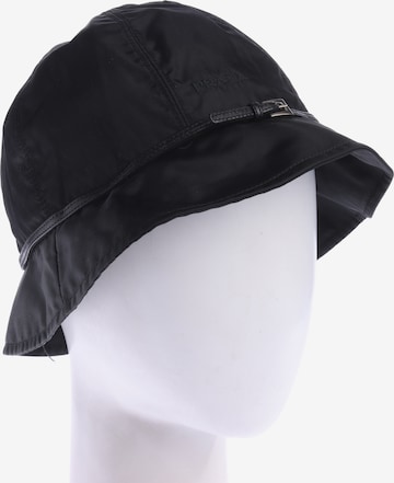 PRADA Hut M in Schwarz: Vorderseite