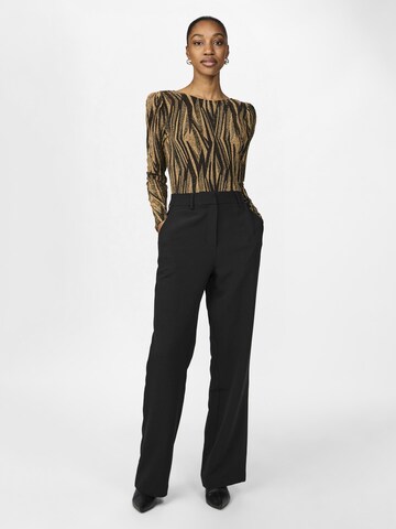 YAS Shirt body 'YEN' in Goud