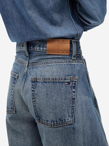 Tommy Jeans - Barrel Vaquero 'ELLA MID BARREL DW0DW23098' en azul