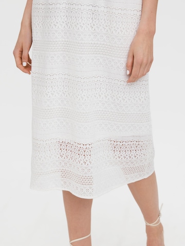 VERO MODA - Vestido 'Honey' em branco