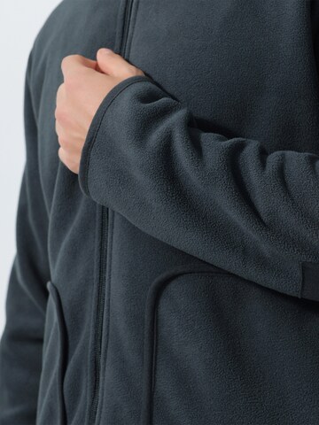 YOUTHUP Between-Season Jacket in Grey