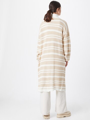 In The Style Knit Cardigan 'Carys Whittaker' in Beige