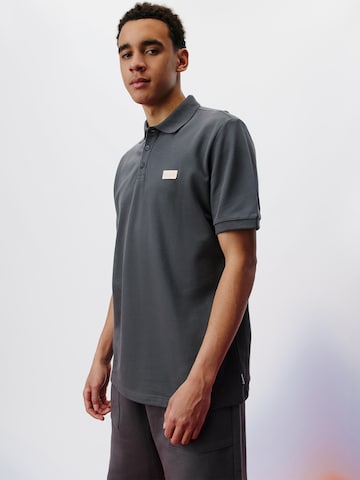 FCBM Shirt 'Ben' in Grey: front