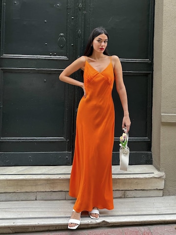 For You Moda Jurk in Oranje: voorkant