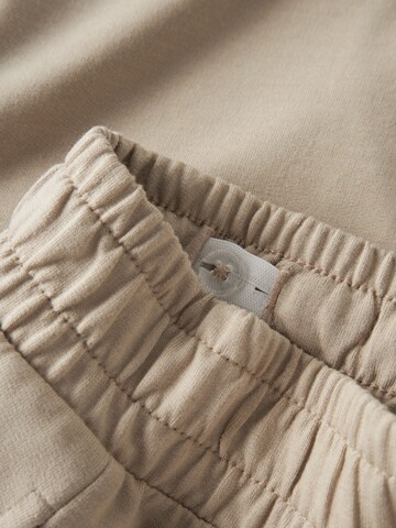 TWO SOON Regular Pants in Beige