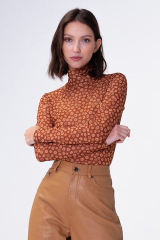 Aligne Shirt 'GAMBALL' in Brown: front