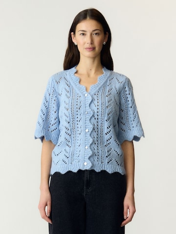 Cardigan YAS en bleu : devant